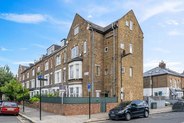 Thumbnail Flat to rent in Somerfield Road, London