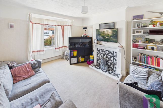14, Downham Road, Woburn Sands photo 3