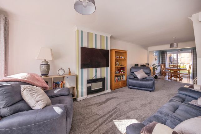 24, James Copse Road, Hampshire photo 2