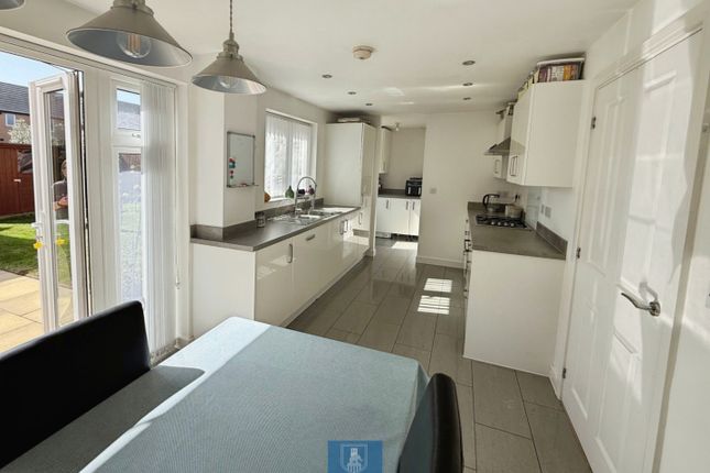 25, Derbyshire Way, Coventry photo 2