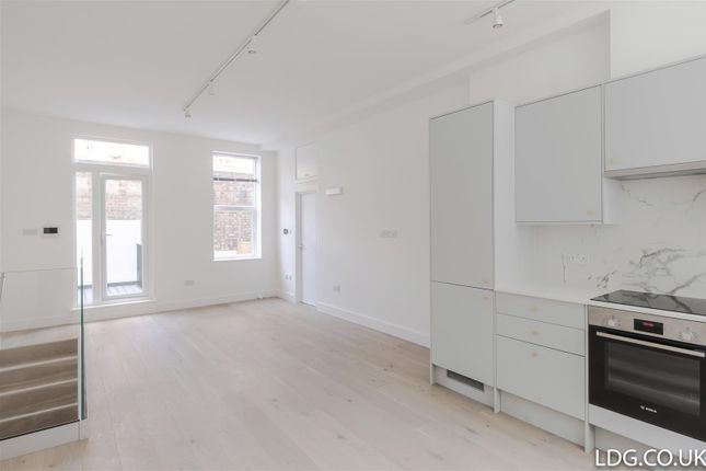 Thumbnail Flat to rent in New North Street, Bloomsbury