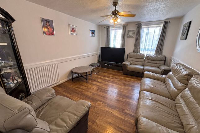 54 Neville Close, London photo 2