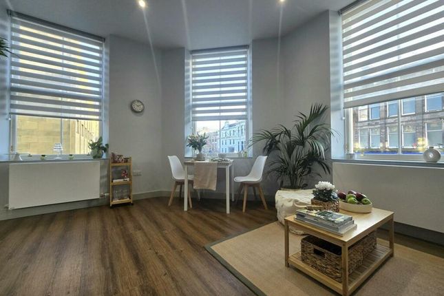 Flat 2, 163, High Street, Moray photo 4