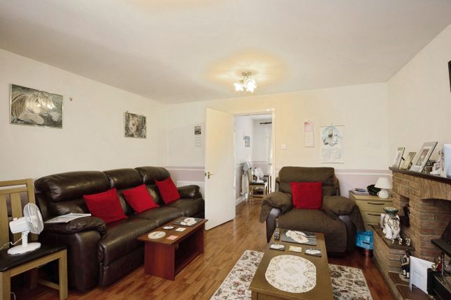 5, Tylney Close, Coventry photo 4