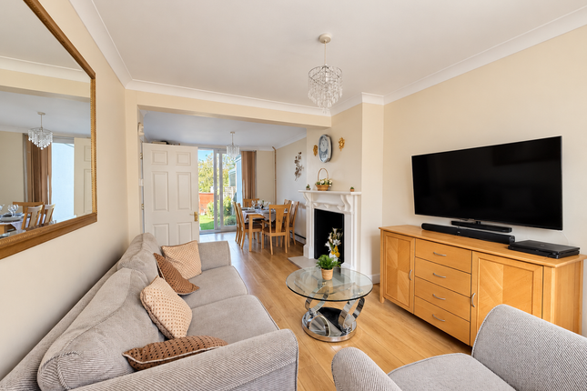53, Highfield Road, Woodford Green photo 3