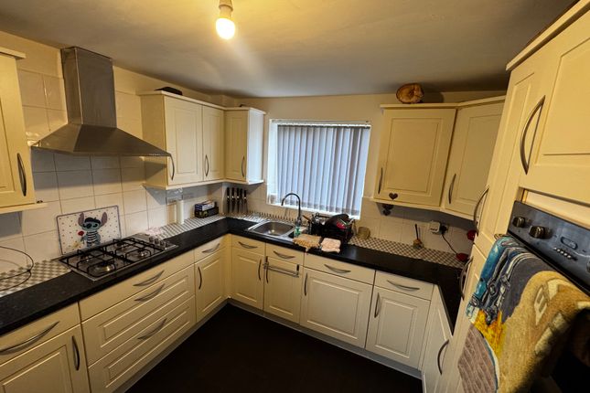 34, Wren Close, Corby photo 2