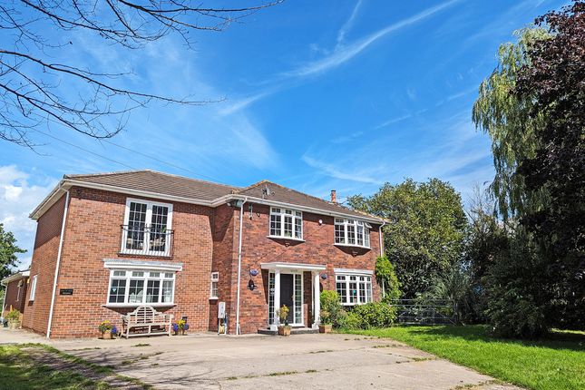 Country house for sale in Goldcliff Road, Newport