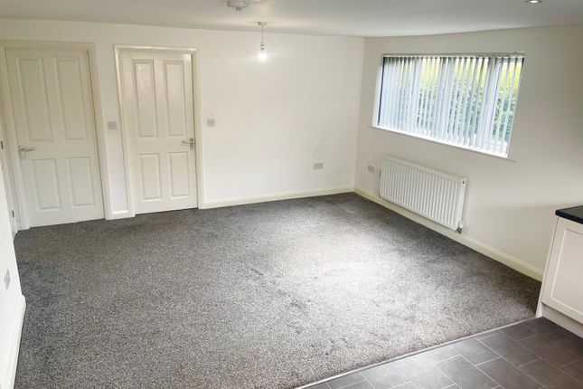 22, Edwins Close, Barnsley photo 3
