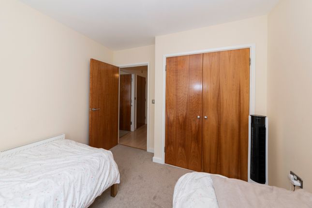 Flat to rent in The Meridian, Kenavon Drive, Reading, Berkshire