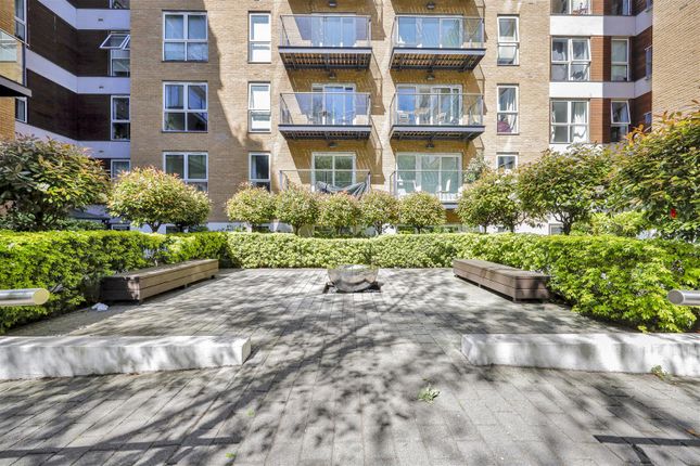 200 Napier House, Bromyard Avenue, London photo 4
