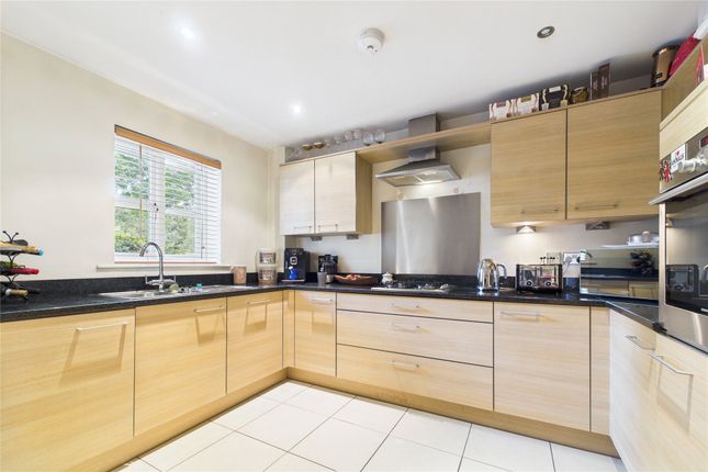 Flat 2, The Nutshell,, River Road, Maidenhead photo 2