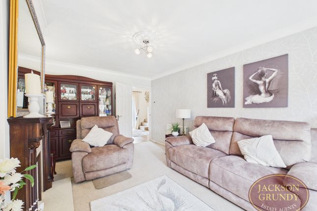 9, Courteenhall Close, Northampton photo 4