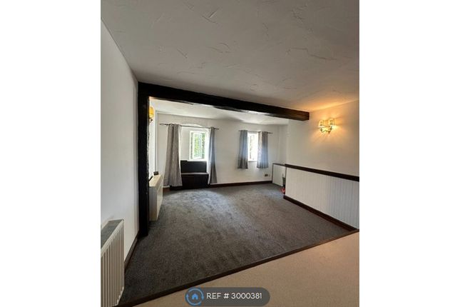 Flat, Bathafarn Hall Llanrhydd, Ruthin photo 3