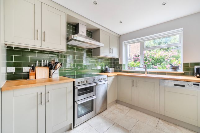 2, Langshott Close, Surrey photo 4