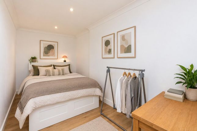 Flat F (4th Floor), 188, Cromwell Road, London photo 4