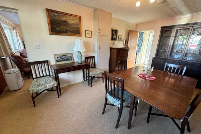77, Ger Y Llan, Aberystwyth photo 4