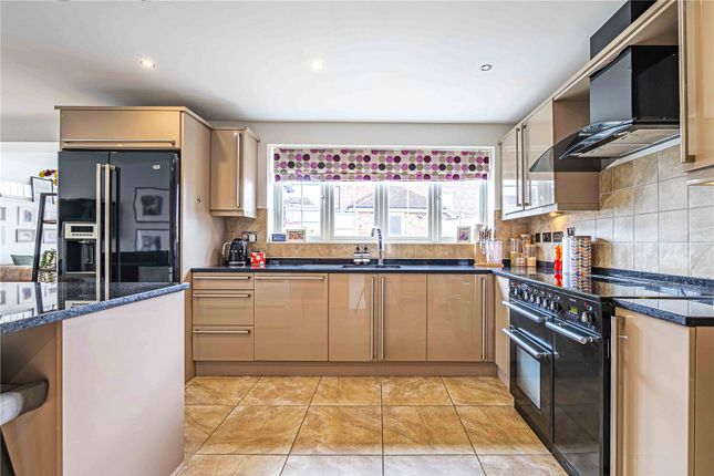 79, Dunstable Road, Caddington photo 2