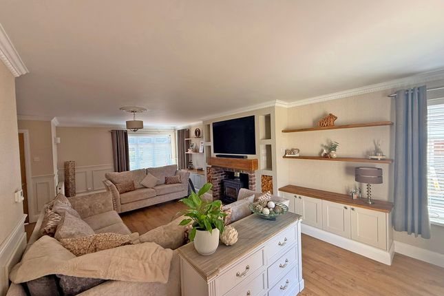 52, Scalby Road, Scarborough photo 4