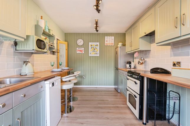 2, Castle Mead, Watchet photo 4