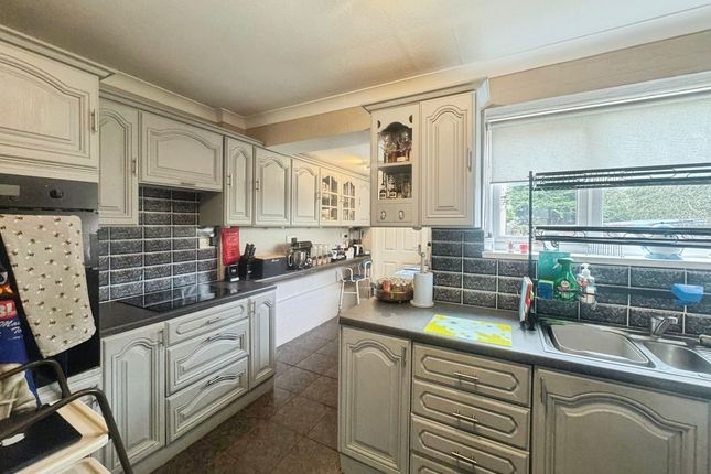 10, Otterburn Green, Newcastle Upon Tyne photo 2