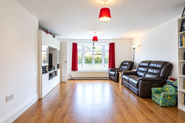 34, Poynders Hill, Hemel Hempstead photo 4