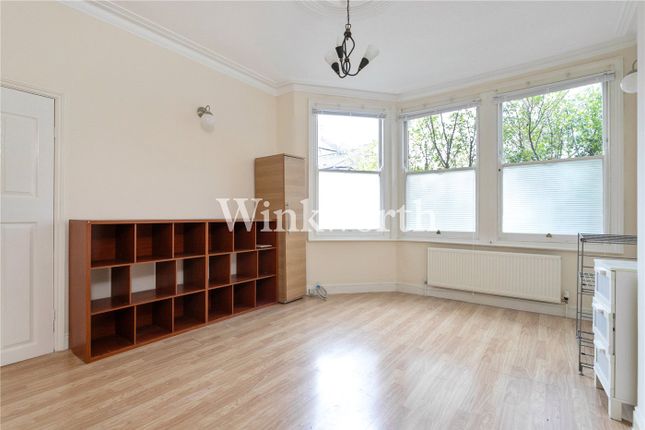 Flat A, 2, Kirkstall Avenue, London photo 4