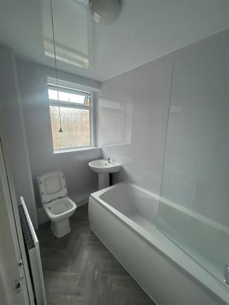 49, Holly Ave, Wallsend photo 2