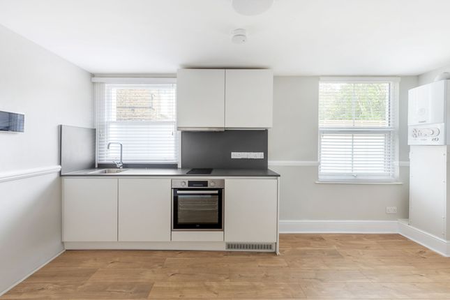 Thumbnail Studio to rent in Fordwych Road, London