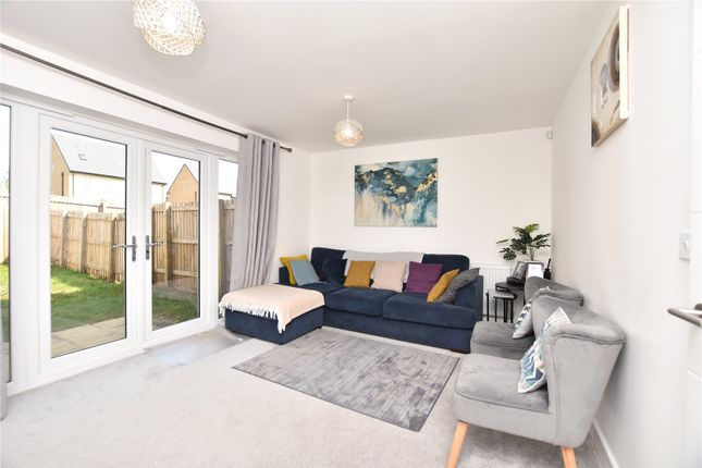 66, Roche Avenue, West Yorkshire photo 2