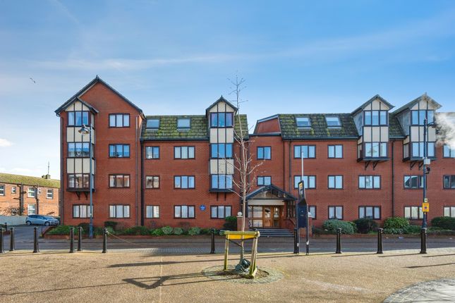 16, St Georges Court, Great Yarmouth photo 2