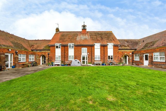 1-bed flat on 19, Gorringe Avenue, Kent, £70,000