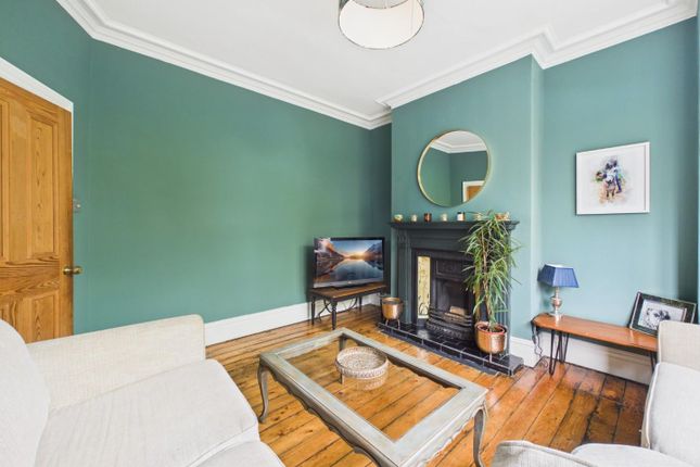 34, Priestthorpe Road, West Yorkshire photo 3