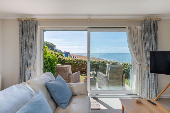 2-bed flat on 8 Grantham Court, 10 Queen's Road, Cowes, £595,000