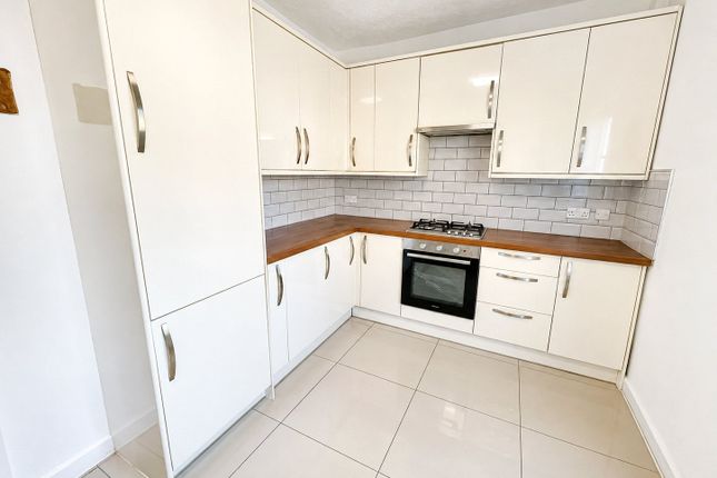 18, Shaw Road, Bromley photo 3