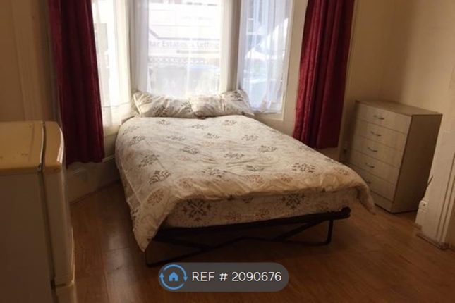 Room to rent in Hornsey Park Road, London