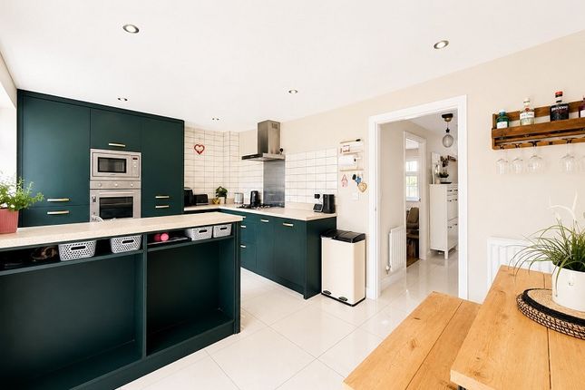 25, Ffordd Dol Y Coed, Pontyclun photo 4