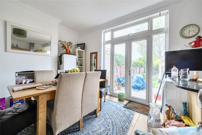 26, Berkeley Gardens, London photo 4