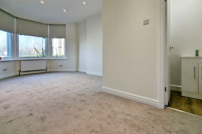 Flat 1, 6, Dragon  Avenue, North Yorkshire, .. photo 2
