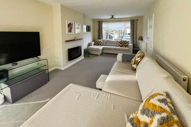 59, Byron Crescent, Measham, Swadlincote photo 4