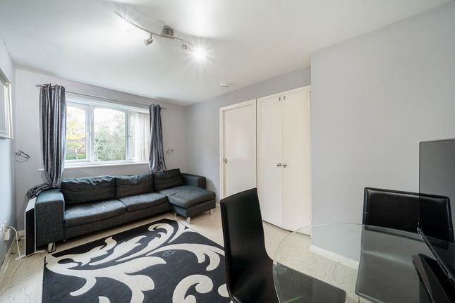 139, Brindley Close, Wembley photo 2