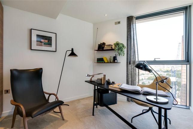 Flat for sale in Chelsea Waterfront, Tower West, One Waterfront Drive, London