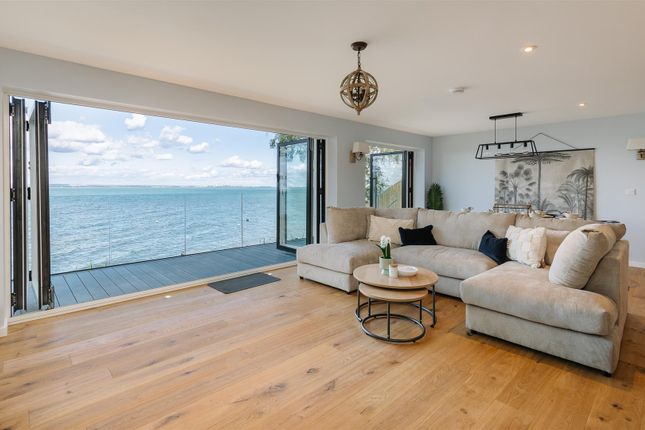 The House On The Beach, Lower Woodside Road, Wootton Bridge photo 3