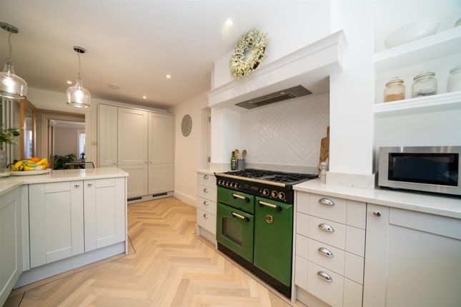 25, Hunting Gate, Hemel Hempstead photo 4