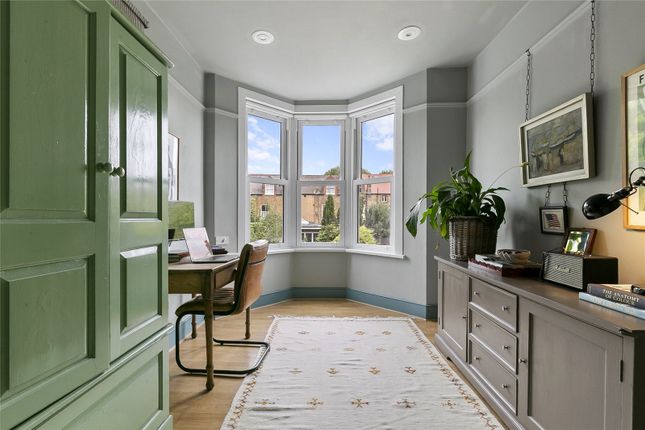 Flat 2, 15, Drakefield Road, London photo 4