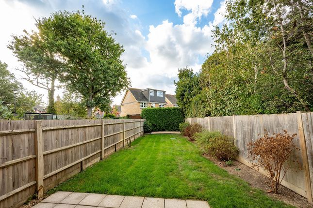 67, Blakes Farm Road, Horsham photo 3