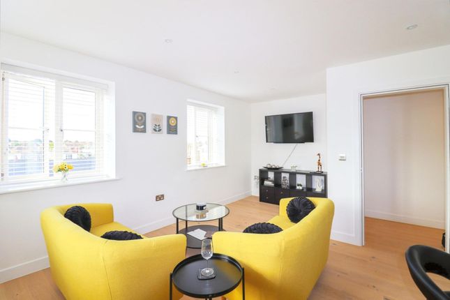 Flat for sale in Elizabeth Court, Westbrook Gardens, Margate