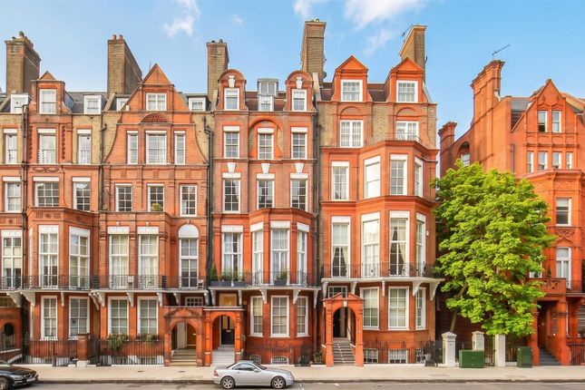 Flat D, 44, Pont Street, London photo 2