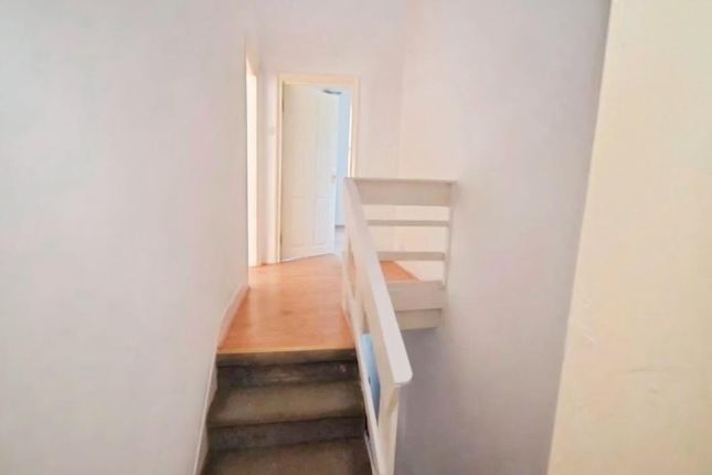 128, Bellenden Road, London photo 3