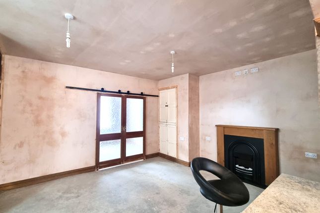5, Arthur Street, Ammanford photo 4