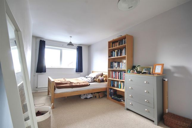 72, Pettis Road, St. Ives photo 4